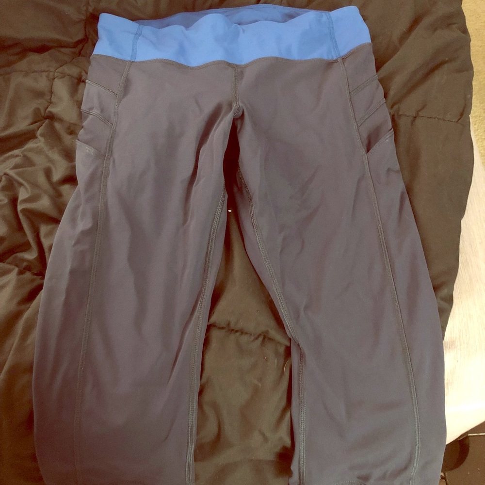 Dark blue lululemon crops